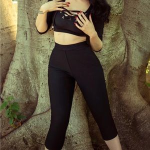 Lilith Swim Capri Pants La Femme en Noir